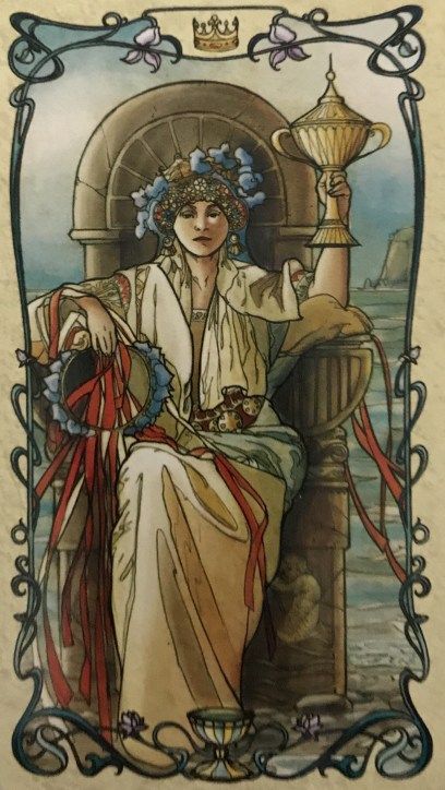 The queen of cups tarot card